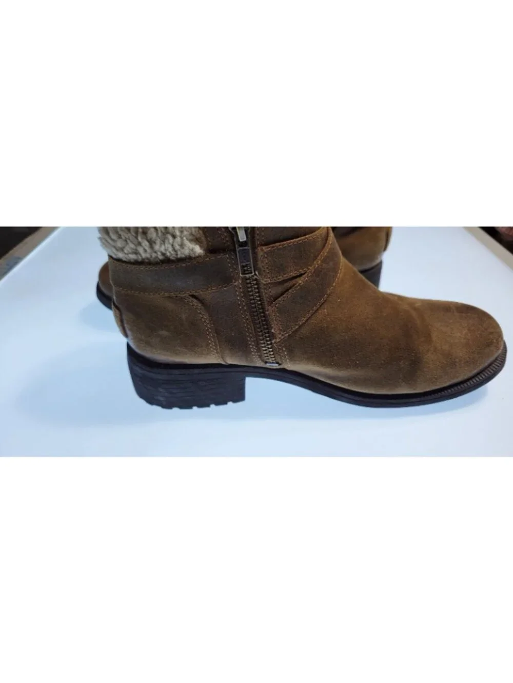 UGG Benson Waterproof Leather Sheepskin Lined Ankle Booties Women’s 8 Brown
